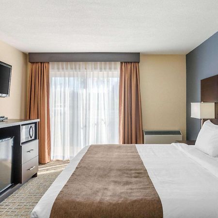 Quality Inn & Suites Батерст Номер фото