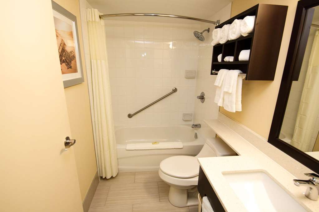 Quality Inn & Suites Батерст Экстерьер фото