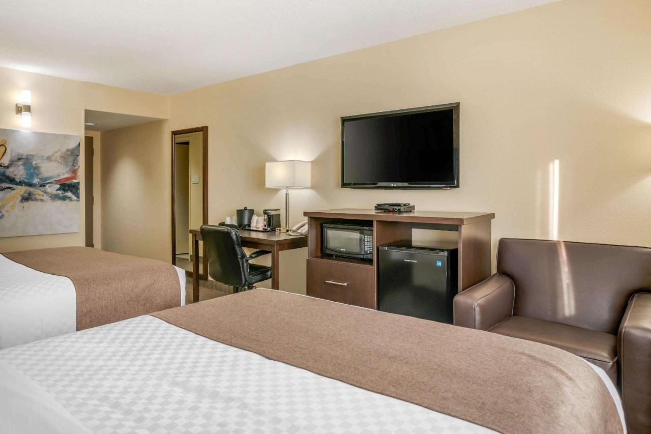 Quality Inn & Suites Батерст Экстерьер фото
