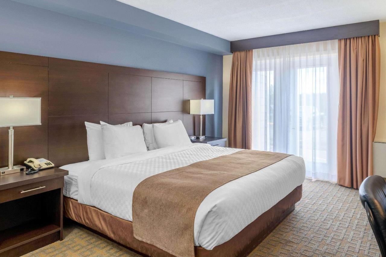 Quality Inn & Suites Батерст Экстерьер фото