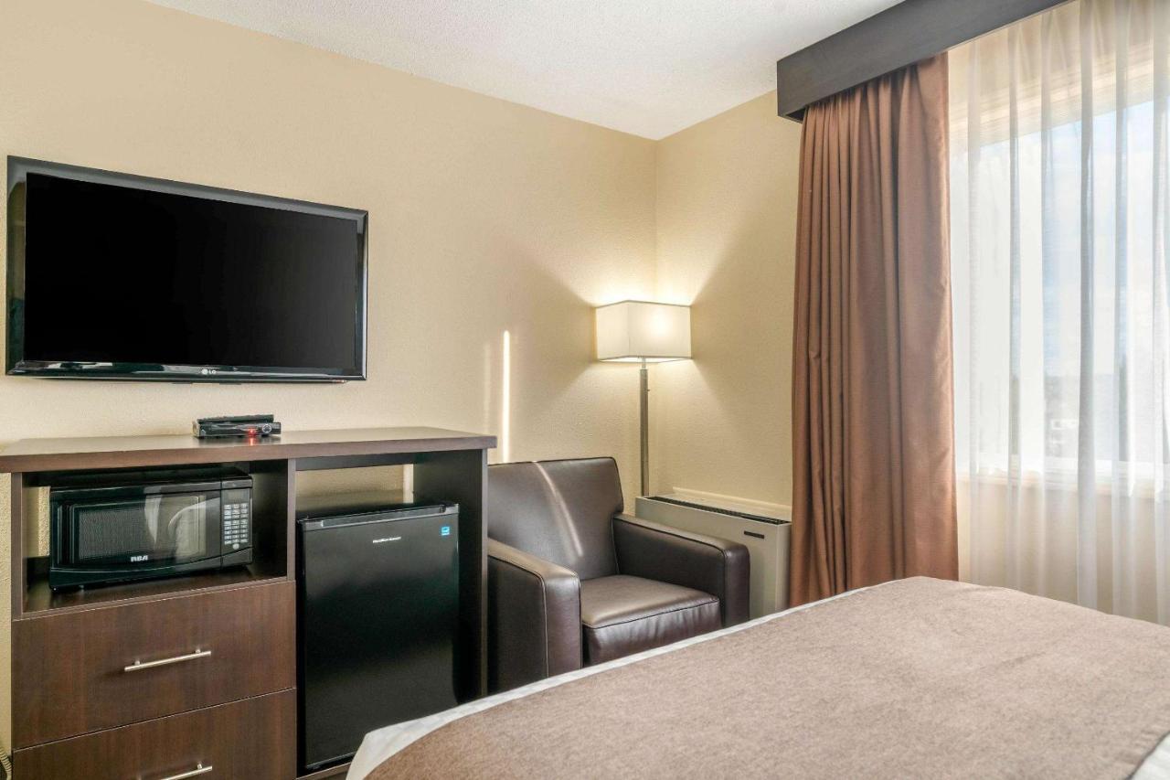 Quality Inn & Suites Батерст Экстерьер фото